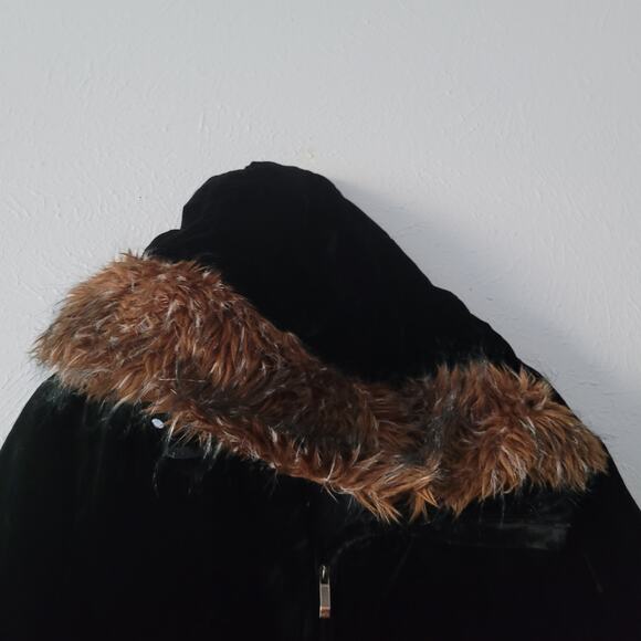 Lauren Ralph Lauren Silk  Velvet Puffer Jacket with faux fur around hood - Picture 2 of 11